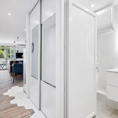 Moderne Avec Balcon - Et Tramway A Proximite Daire Nice