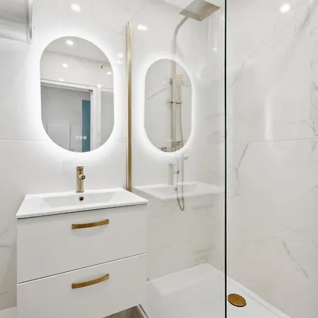 Moderne Avec Balcon - Et Tramway A Proximite * Nice